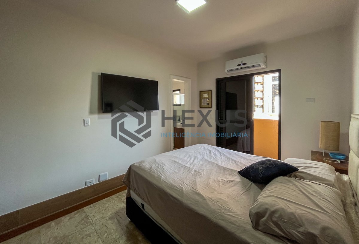 Foto 17 de Apartamento com varanda e lazer na Praia da Enseada, Guaruja