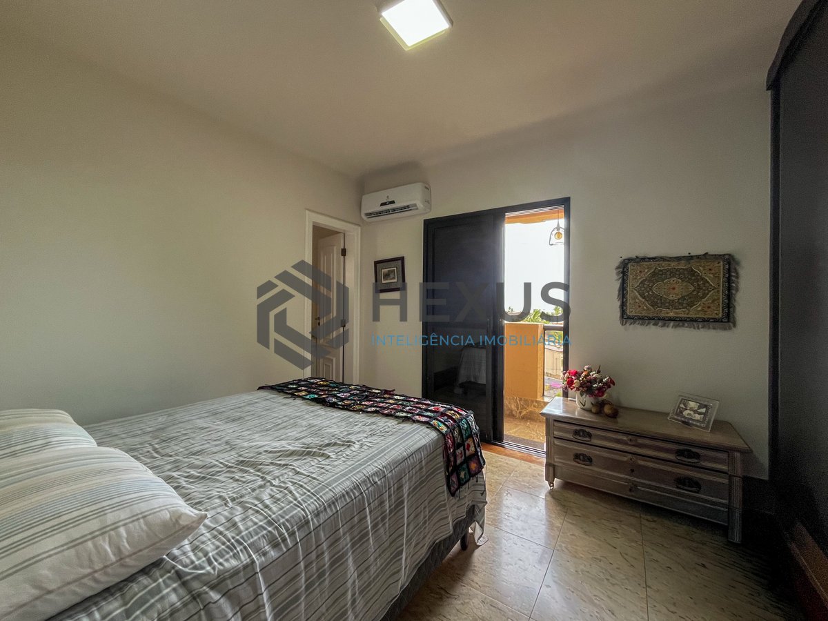 Foto 10 de Apartamento com varanda e lazer na Praia da Enseada, Guaruja