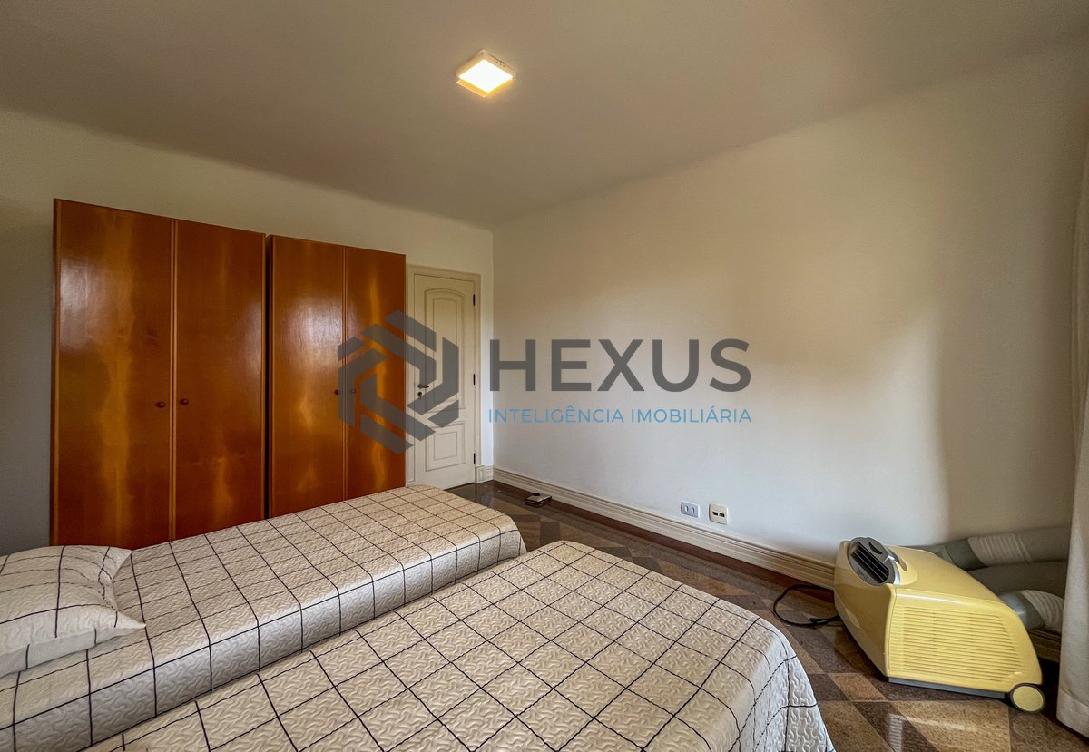 Foto 15 de Apartamento duplex com varanda e lazer na região da Brunella na Praia da Enseada, Guaruja