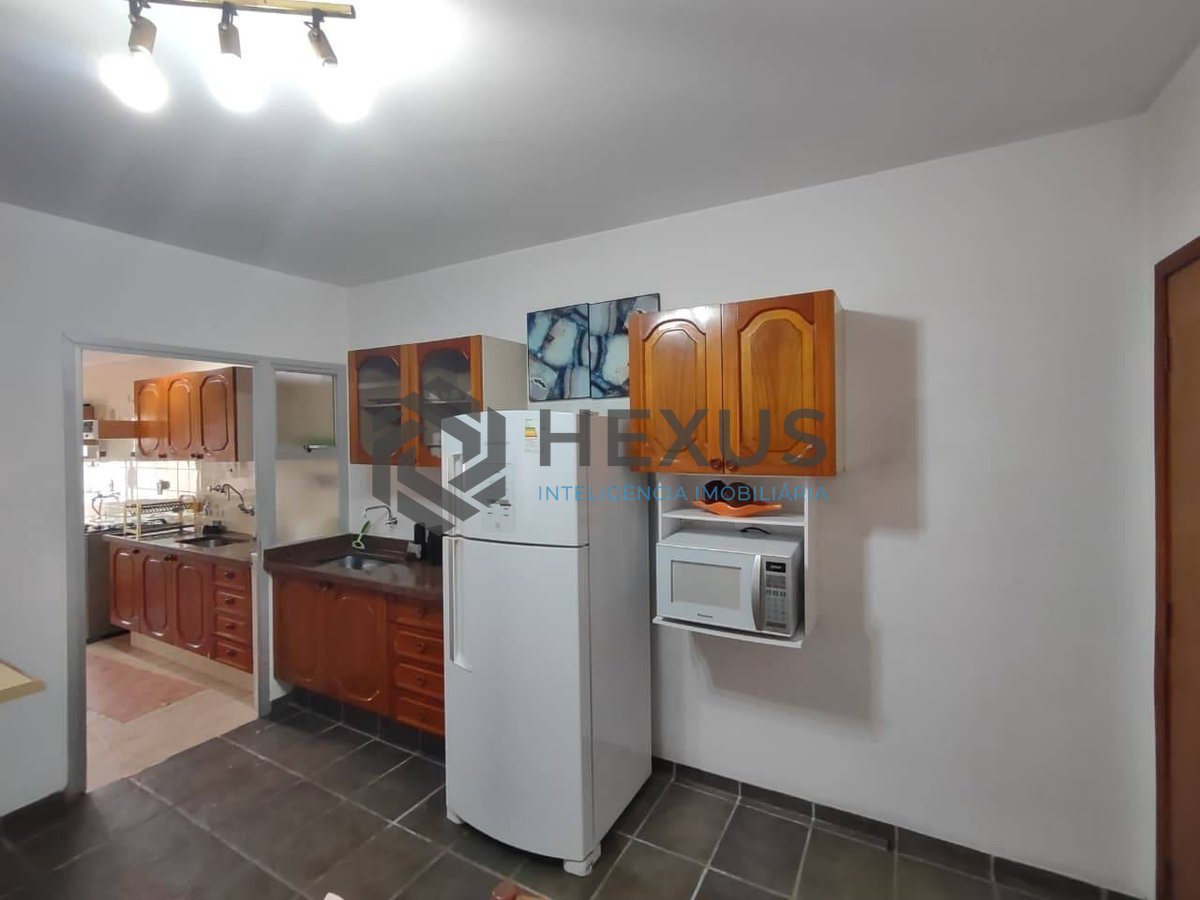 Foto 22 de Apartamento com varanda e lazer na Praia da Enseada, Guaruja
