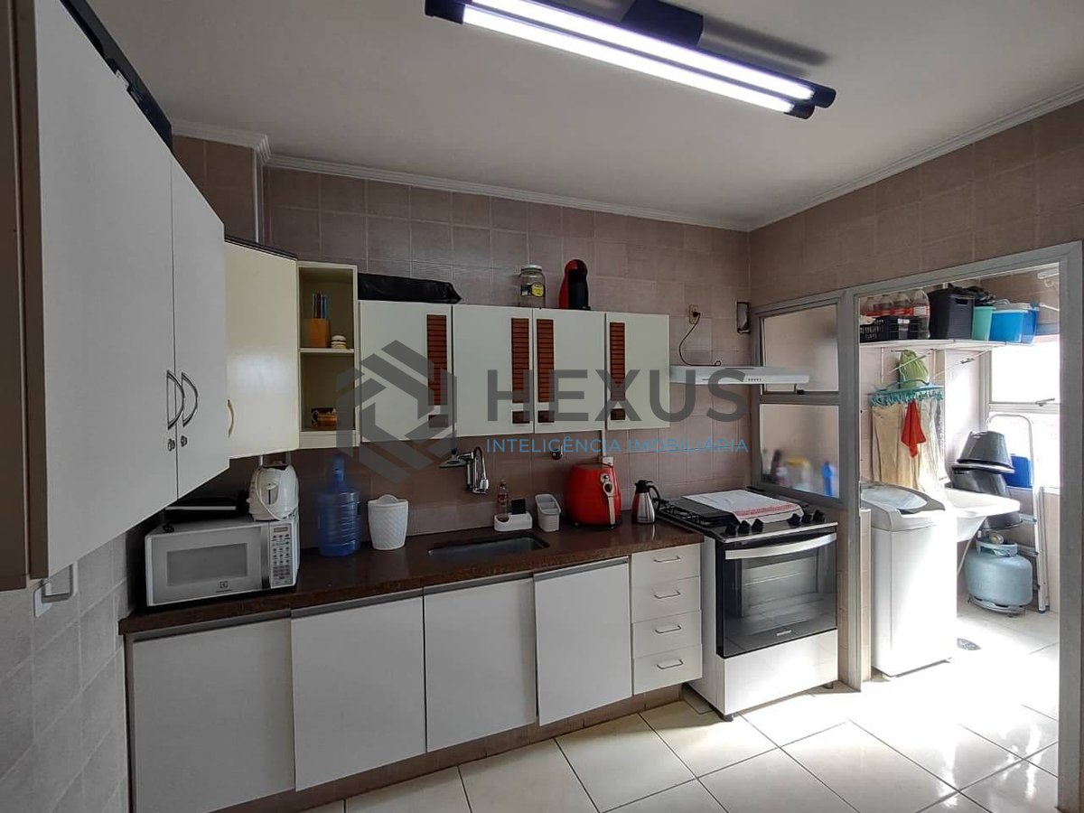 Foto 18 de Apartamento com varanda e lazer na Praia da Enseada, Guaruja