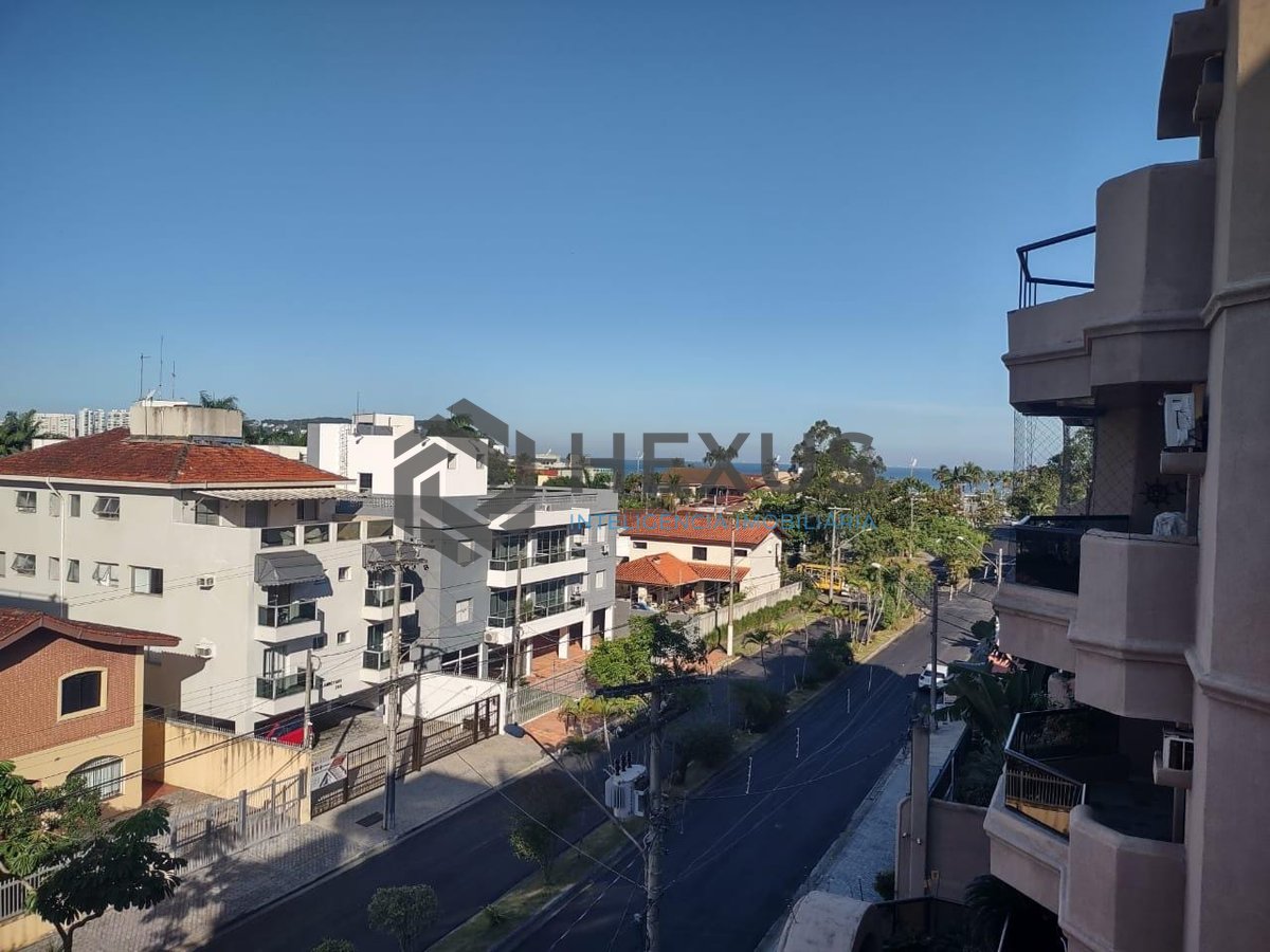 Foto 13 de Apartamento com varanda e lazer na Praia da Enseada, Guaruja