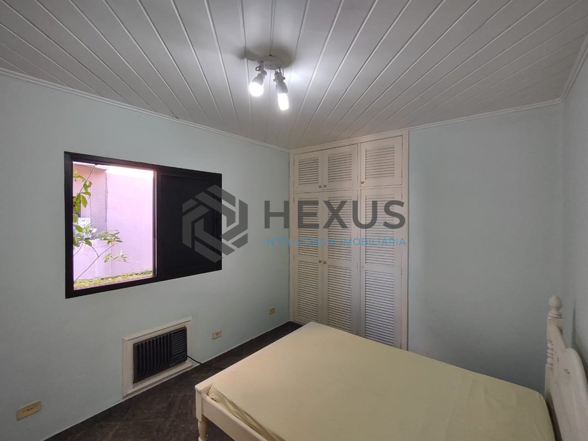 Foto 14 de Apartamento com varanda e lazer na Praia da Enseada, Guaruja