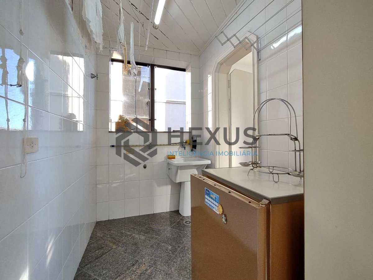 Foto 23 de Apartamento com varanda e lazer na Praia da Enseada, Guaruja
