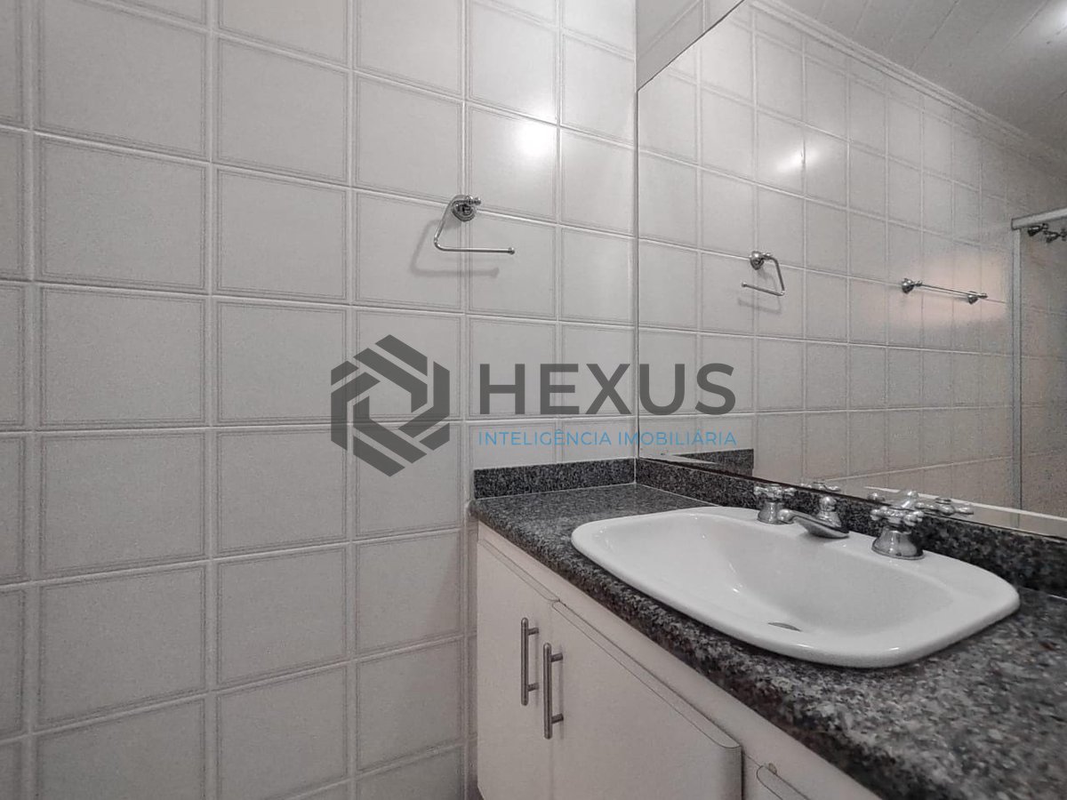 Foto 16 de Apartamento com varanda e lazer na Praia da Enseada, Guaruja