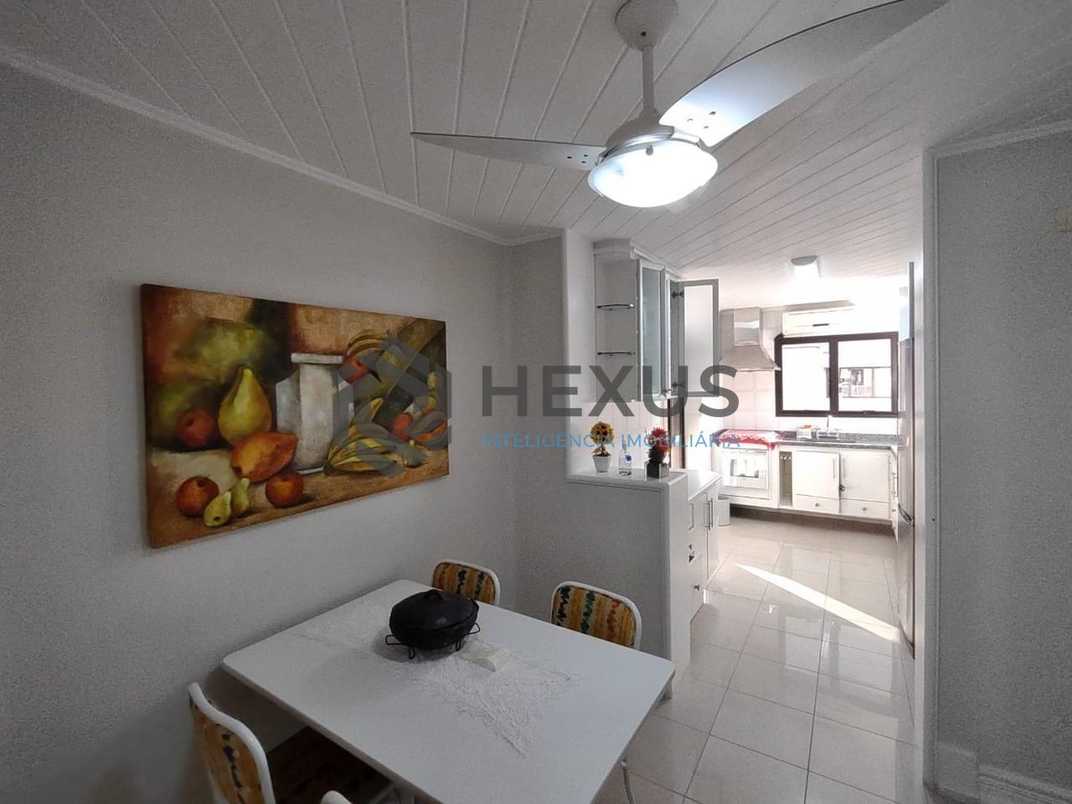 Foto 17 de Apartamento com varanda e lazer na Praia da Enseada, Guaruja