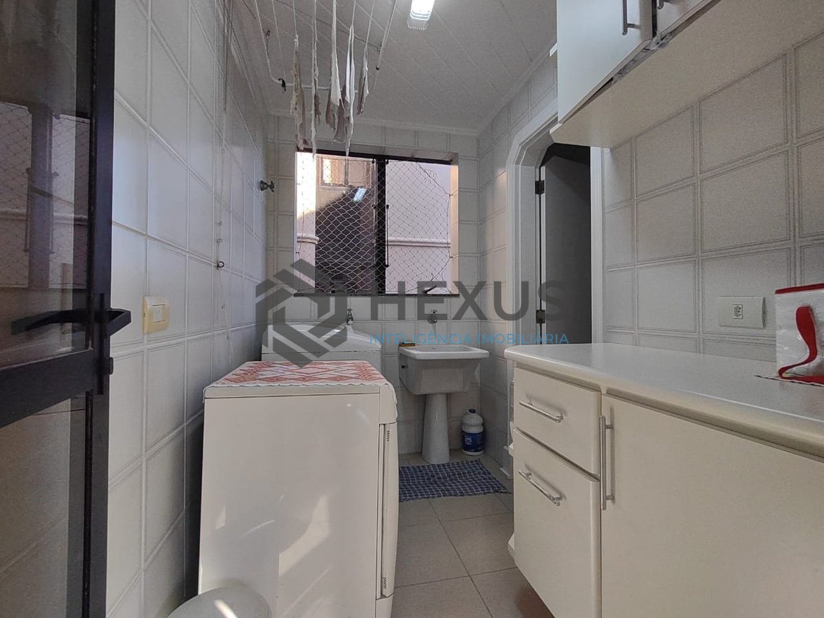 Foto 21 de Apartamento com varanda e lazer na Praia da Enseada, Guaruja