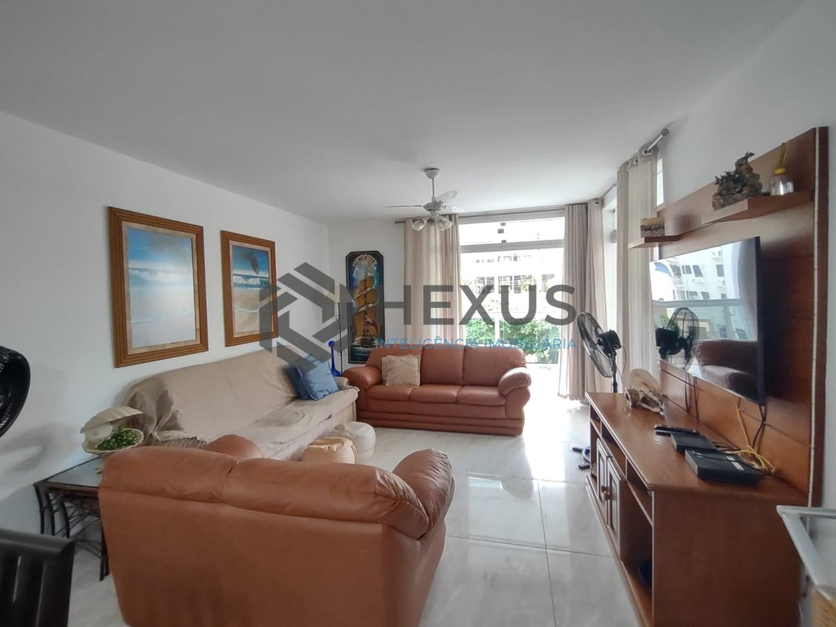 Foto 2 de Apartamento com varanda e lazer na Praia da Enseada, Guaruja