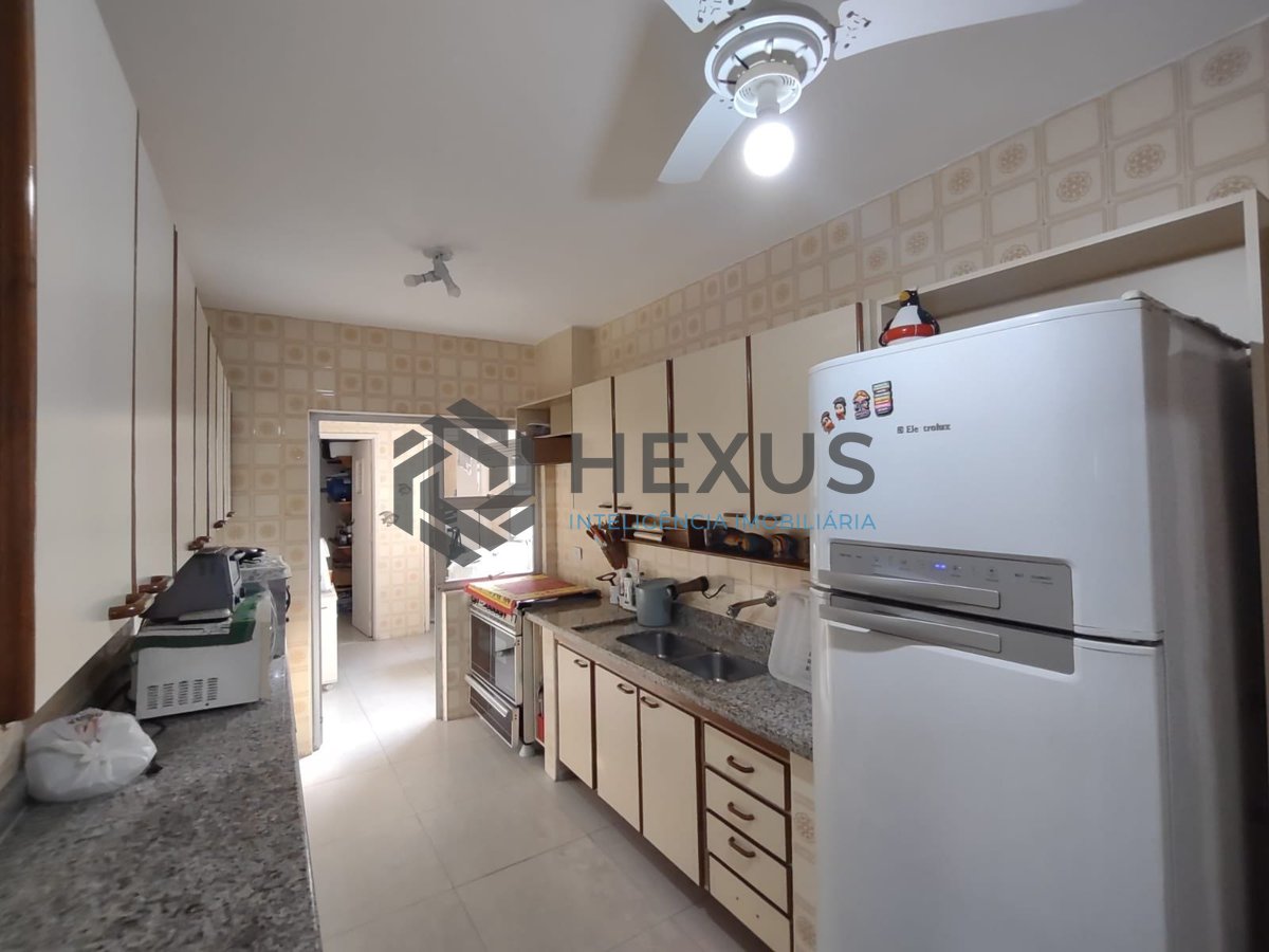 Foto 18 de Apartamento com varanda e lazer na Praia da Enseada, Guaruja