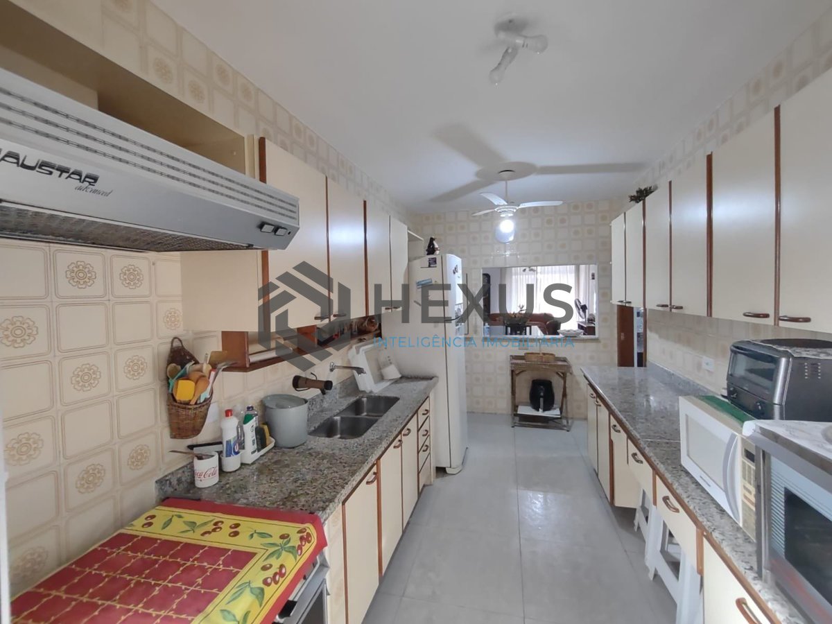 Foto 19 de Apartamento com varanda e lazer na Praia da Enseada, Guaruja