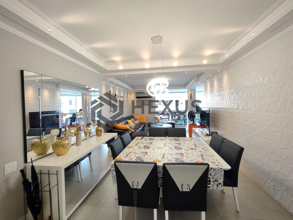 Foto 11 de Apartamento reformado com varanda gourmet e lazer na Praia da Enseada, Guaruja