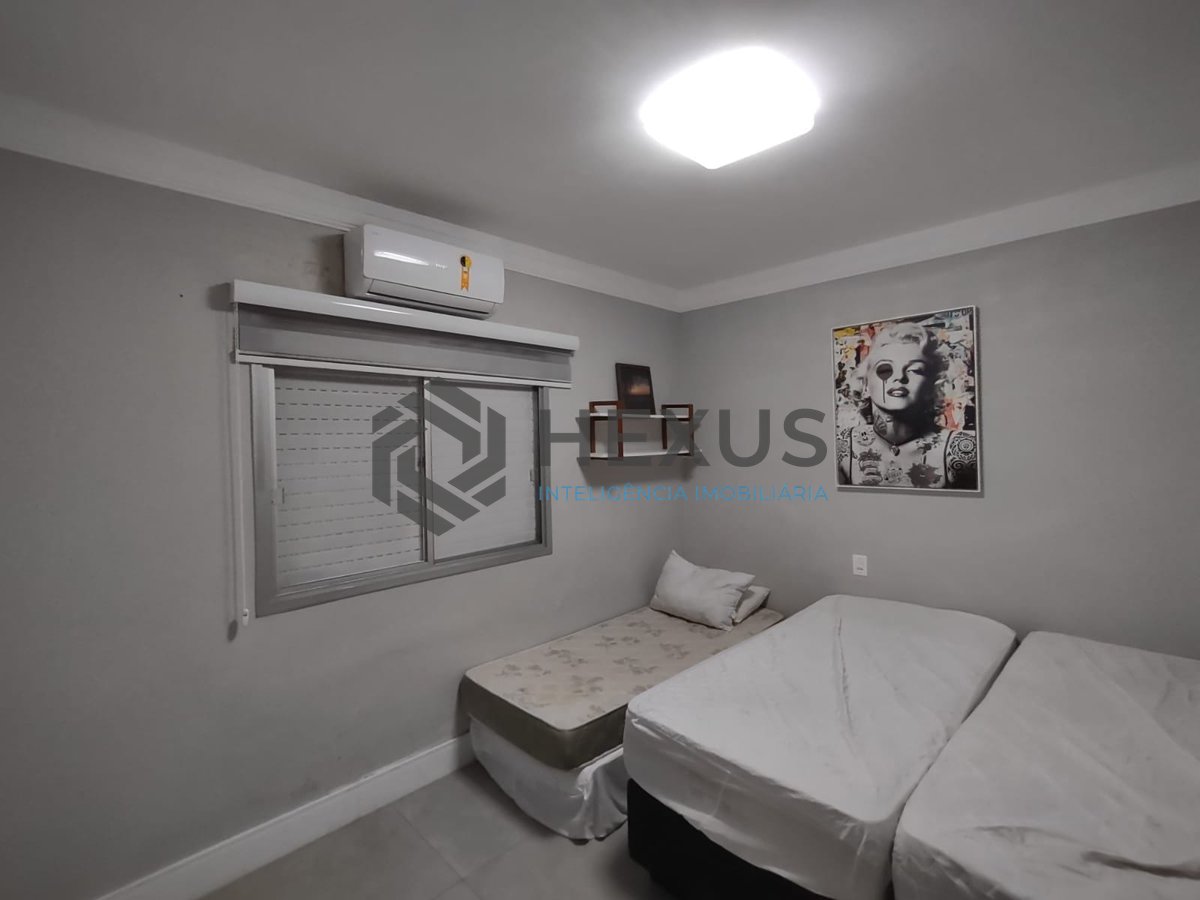 Foto 14 de Apartamento reformado com varanda gourmet e lazer na Praia da Enseada, Guaruja