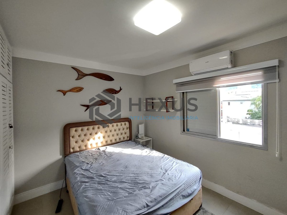 Foto 20 de Apartamento reformado com varanda gourmet e lazer na Praia da Enseada, Guaruja