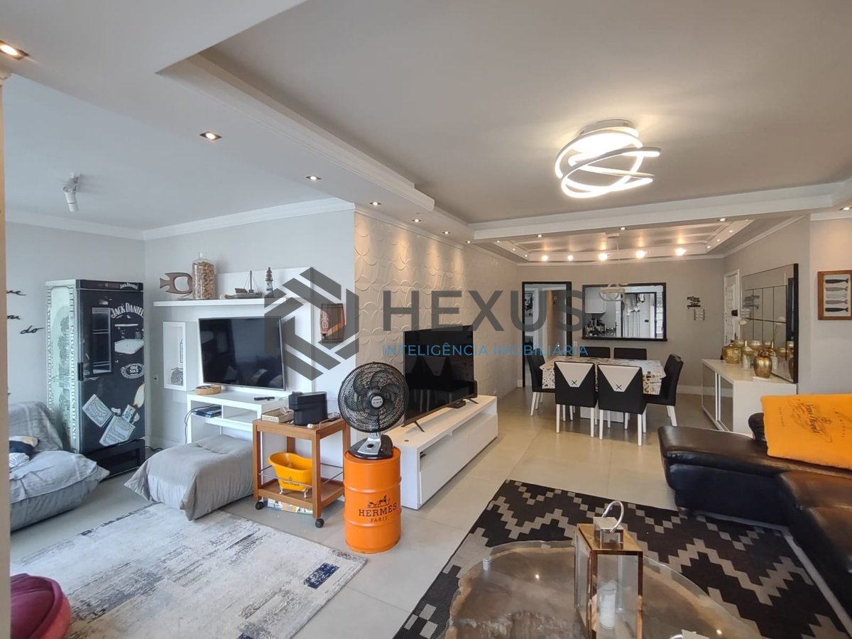 Foto 3 de Apartamento reformado com varanda gourmet e lazer na Praia da Enseada, Guaruja