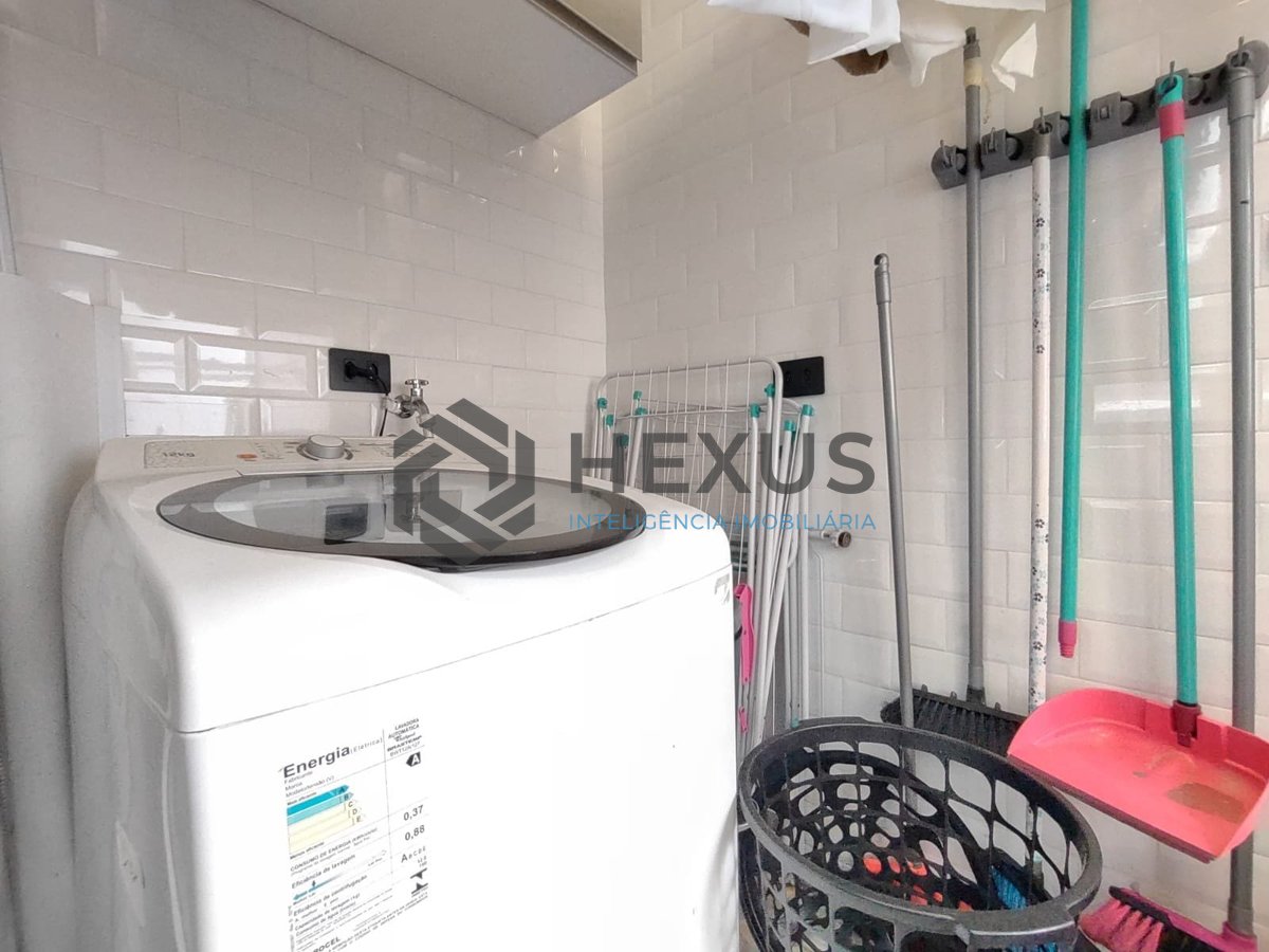 Foto 26 de Apartamento reformado com varanda gourmet e lazer na Praia da Enseada, Guaruja