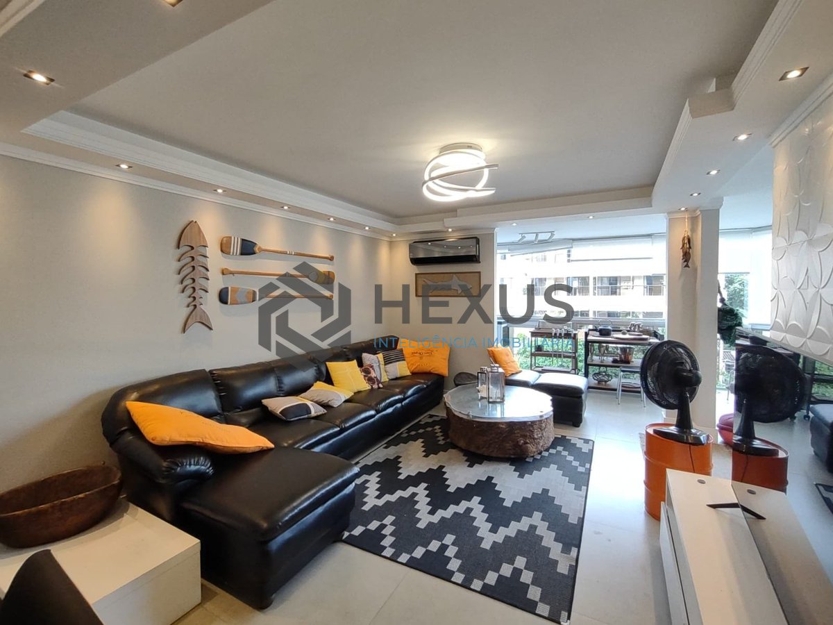 Foto 7 de Apartamento reformado com varanda gourmet e lazer na Praia da Enseada, Guaruja