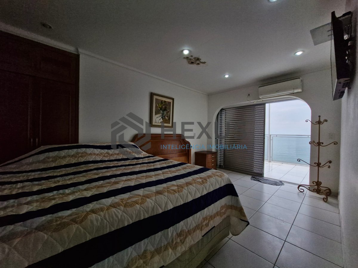 Foto 20 de Apartamento reformado frente mar com varanda na Praia das Pitangueiras, Guaruja