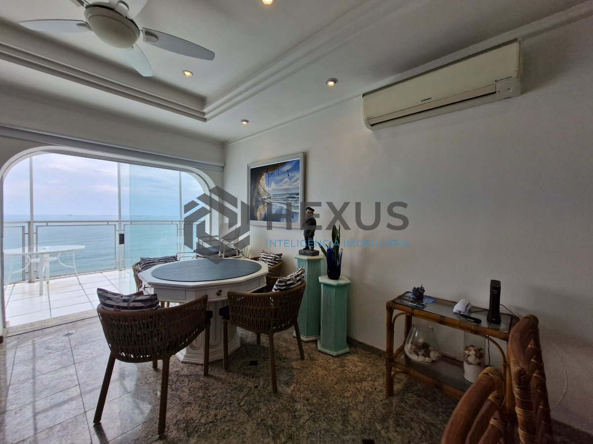 Foto 5 de Apartamento reformado frente mar com varanda na Praia das Pitangueiras, Guaruja