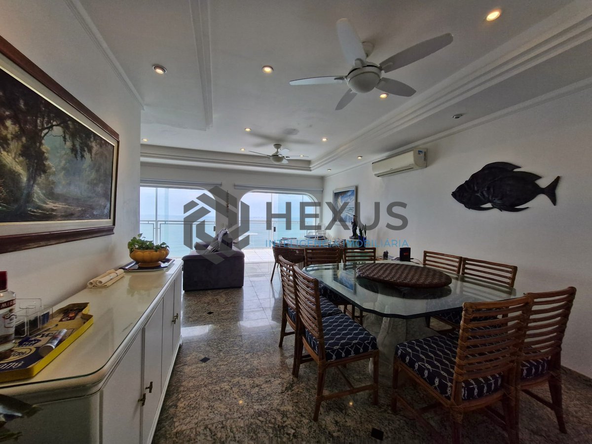 Foto 9 de Apartamento reformado frente mar com varanda na Praia das Pitangueiras, Guaruja