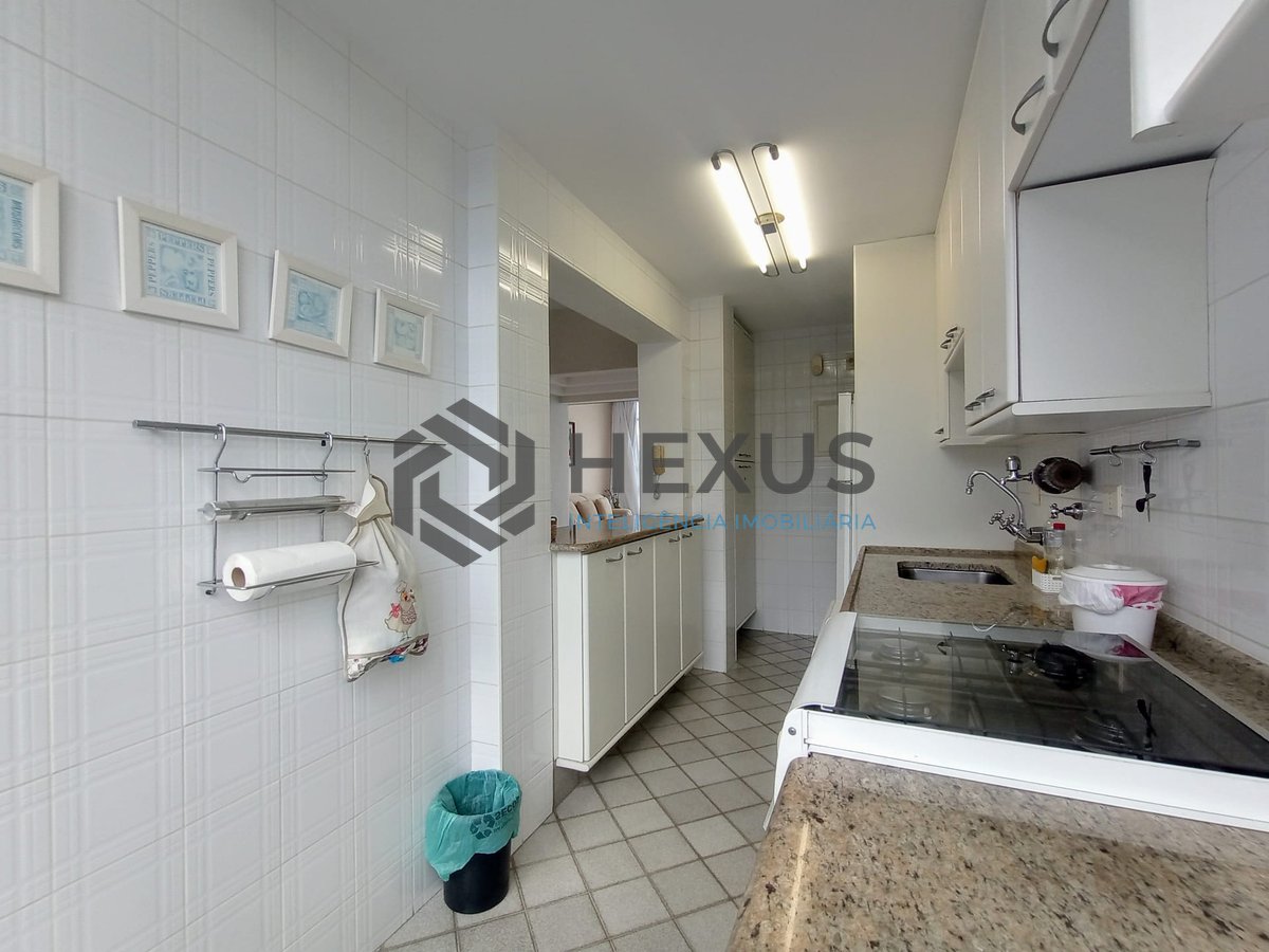 Foto 16 de Apartamento reformado frente mar na Praia das Pitangueiras, Guaruja