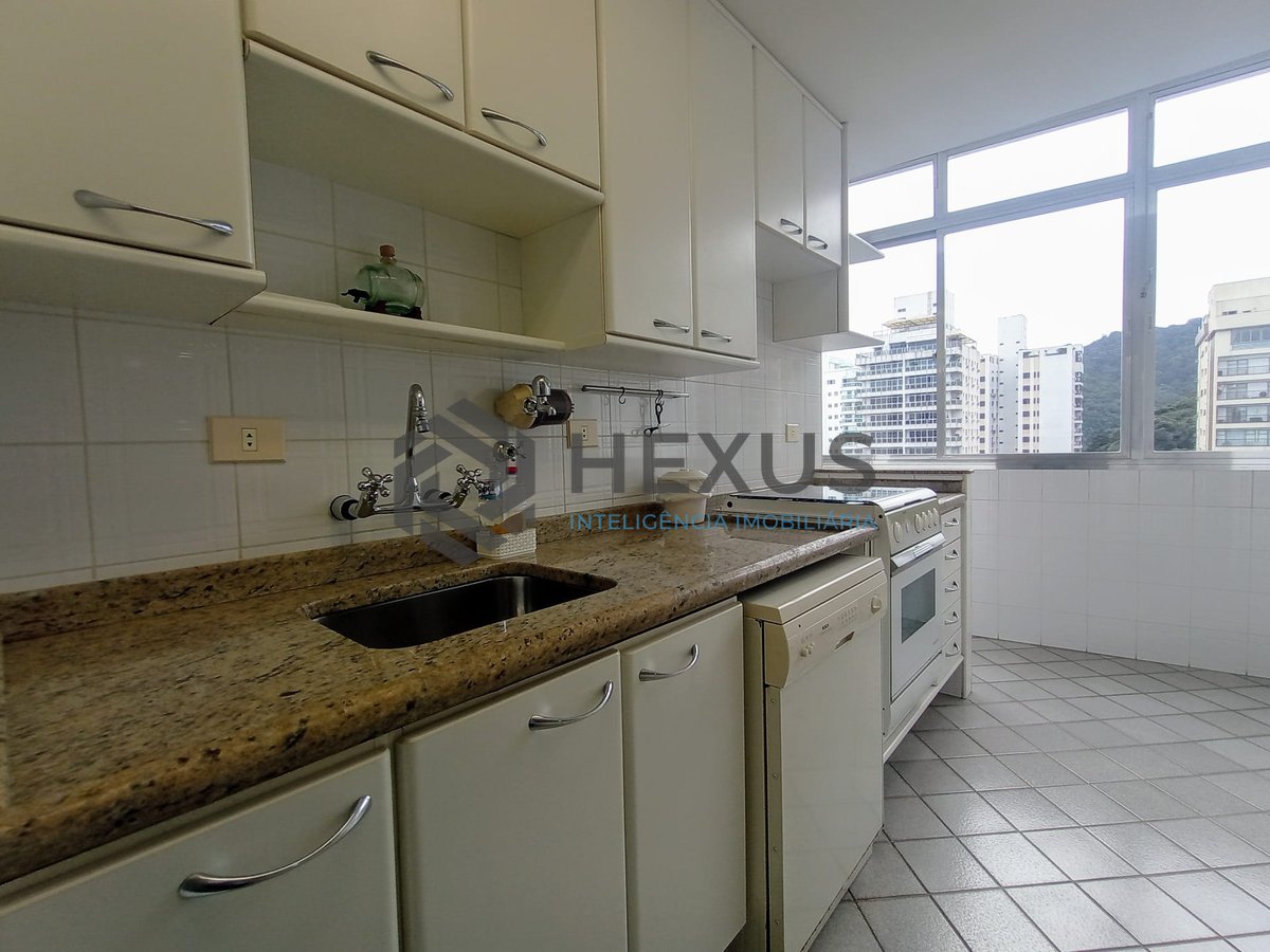 Foto 18 de Apartamento reformado frente mar na Praia das Pitangueiras, Guaruja