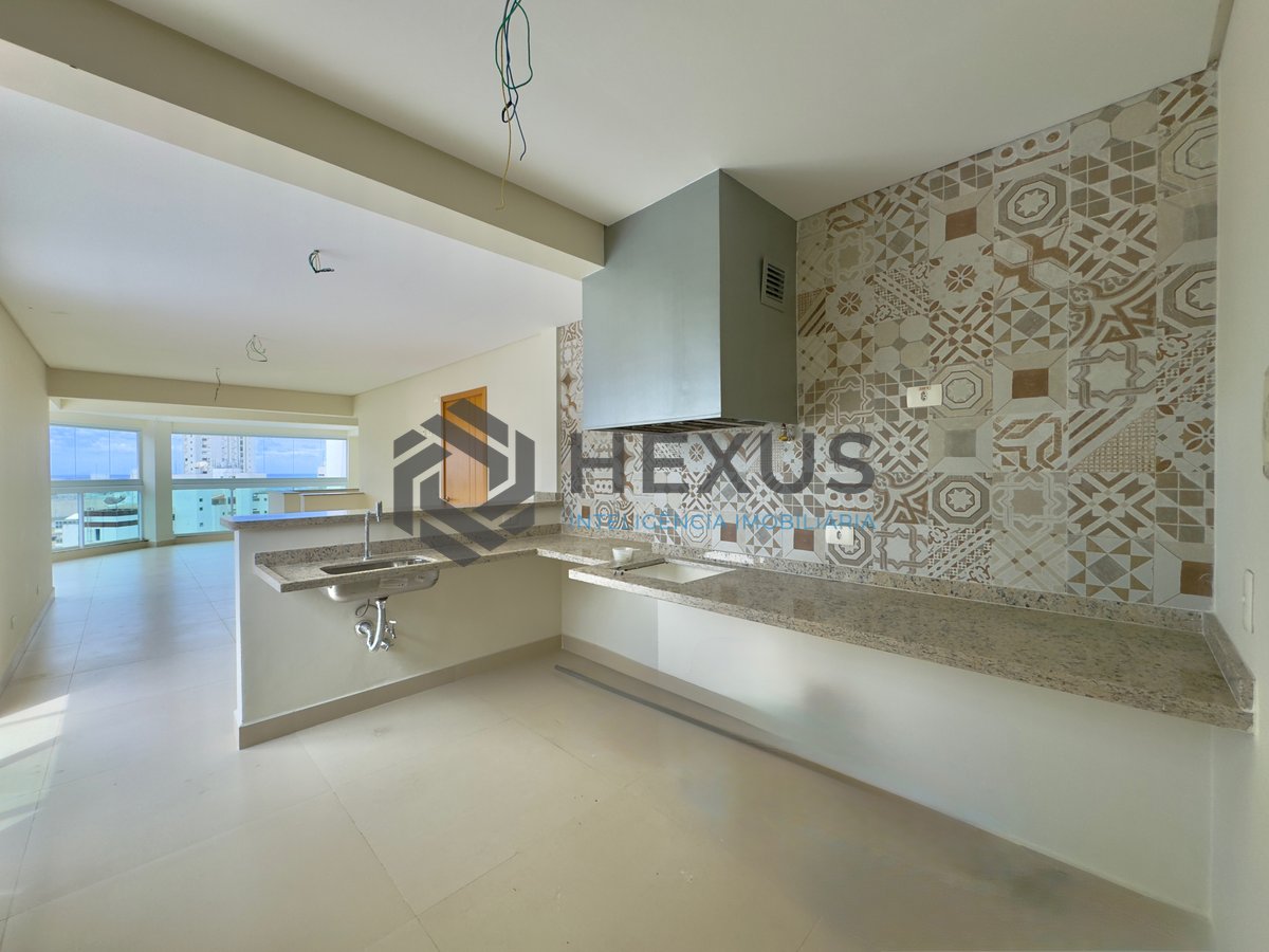 Foto 10 de Cobertura duplex com piscina e varanda gourmet vista mar e lazer na Praia das Pitangueiras, Guaruja