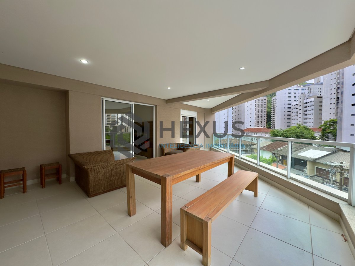 Foto 2 de Apartamento reformado com varanda gourmet e lazer na Praia das Pitangueiras, Guaruja