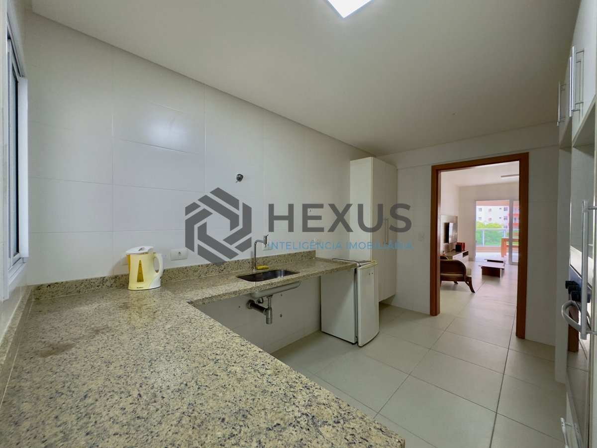 Foto 15 de Apartamento reformado com varanda gourmet e lazer na Praia das Pitangueiras, Guaruja