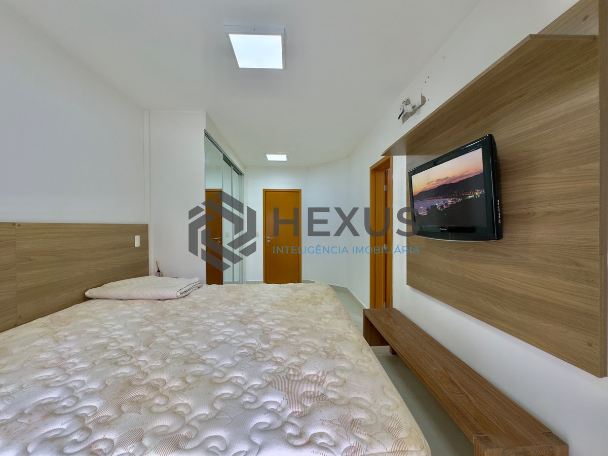 Foto 16 de Apartamento reformado com varanda gourmet e lazer na Praia das Pitangueiras, Guaruja