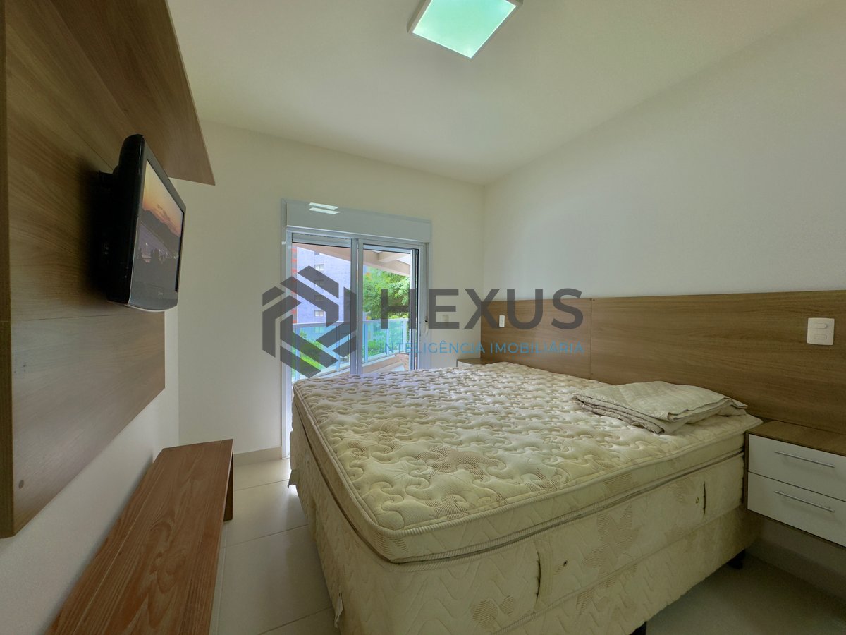 Foto 17 de Apartamento reformado com varanda gourmet e lazer na Praia das Pitangueiras, Guaruja