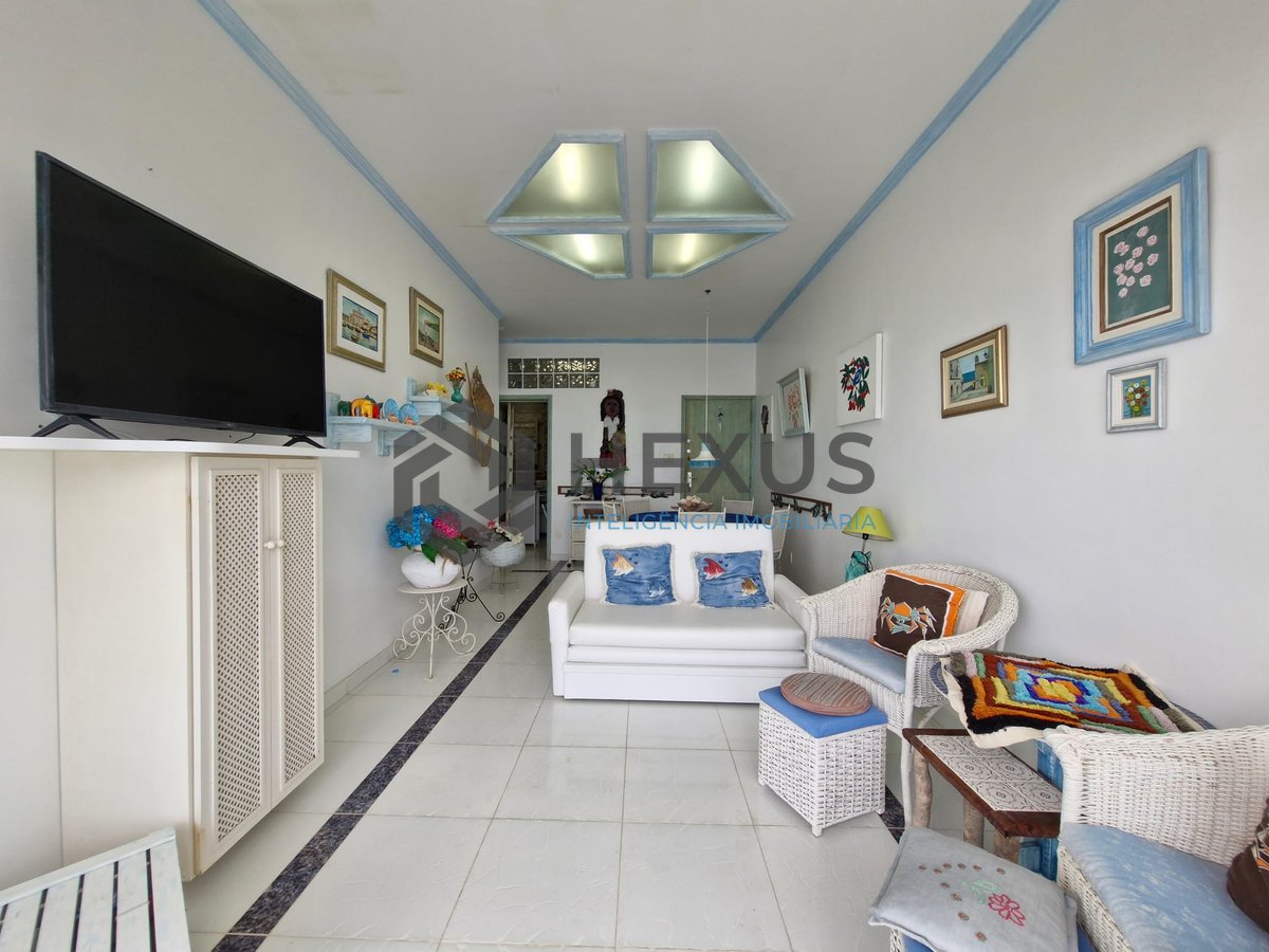Foto 7 de Apartamento reformado frente mar com varanda na Praia das Pitangueiras, Guaruja