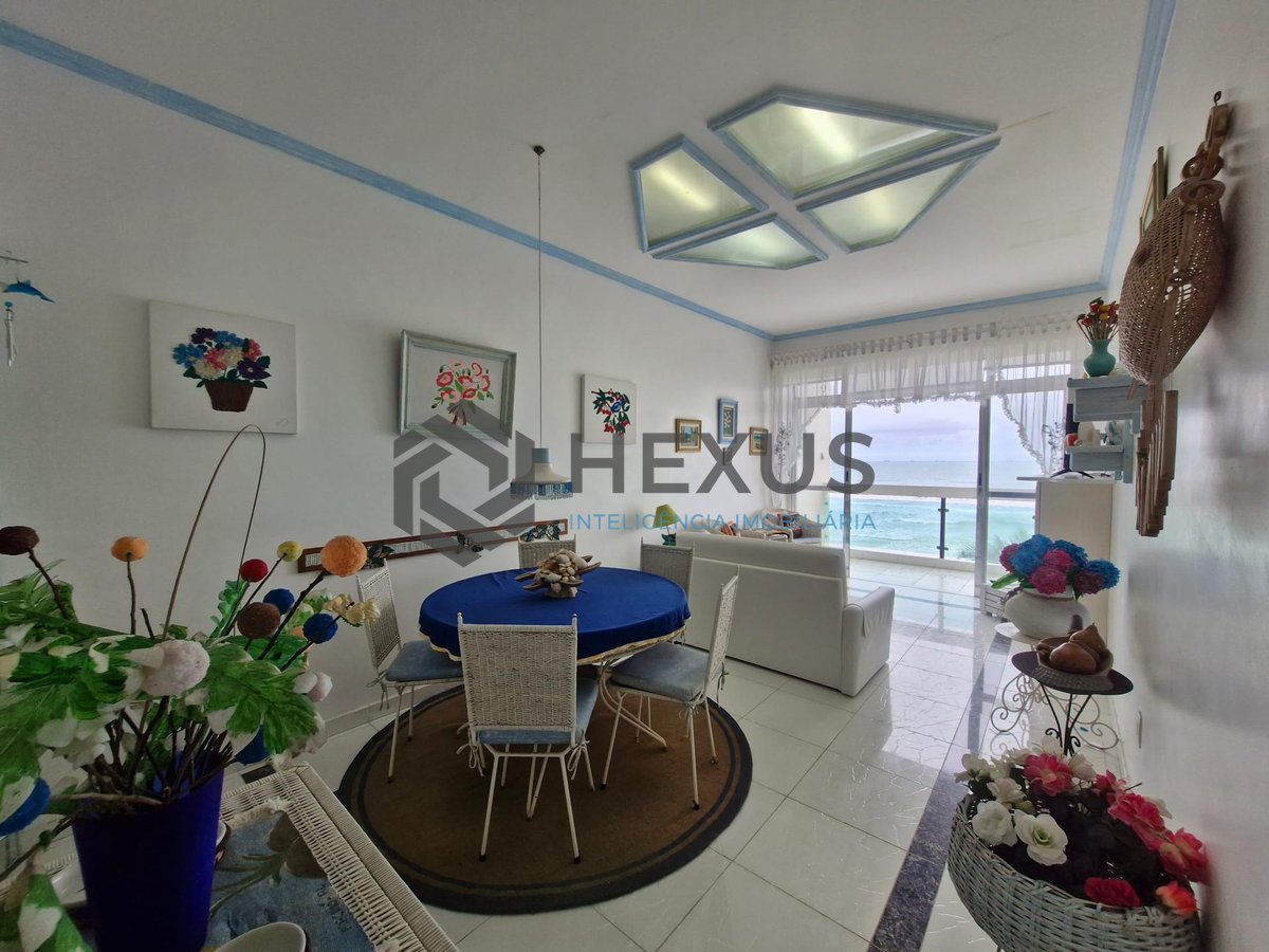 Foto 9 de Apartamento reformado frente mar com varanda na Praia das Pitangueiras, Guaruja