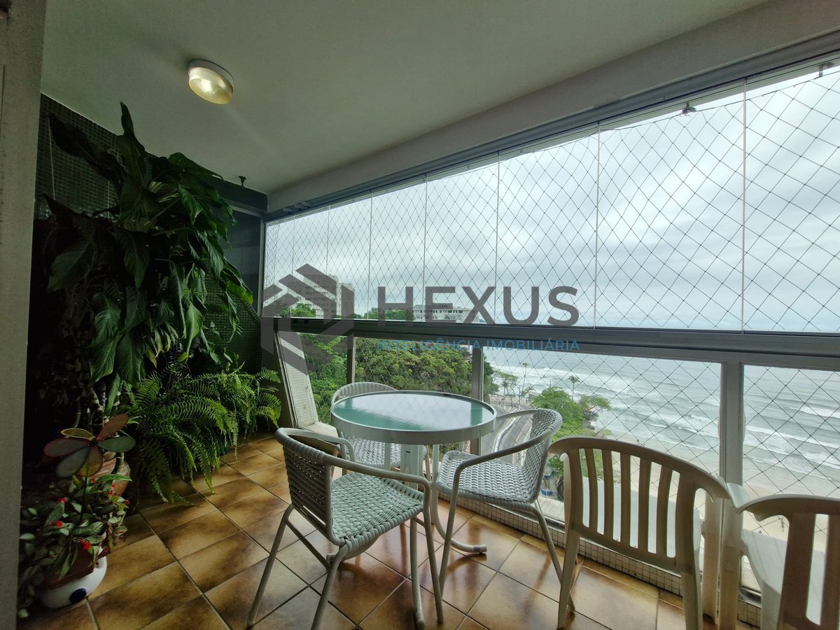 Foto 2 de Apartamento frente mar com varanda e lazer na Praia das Asturias, Guaruja