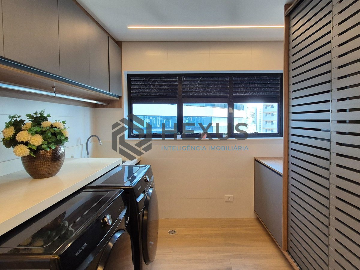 Foto 46 de Apartamento reformado frente mar com piscina na varanda na Praia das Asturias, Guaruja