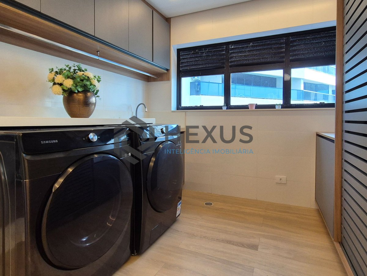 Foto 47 de Apartamento reformado frente mar com piscina na varanda na Praia das Asturias, Guaruja