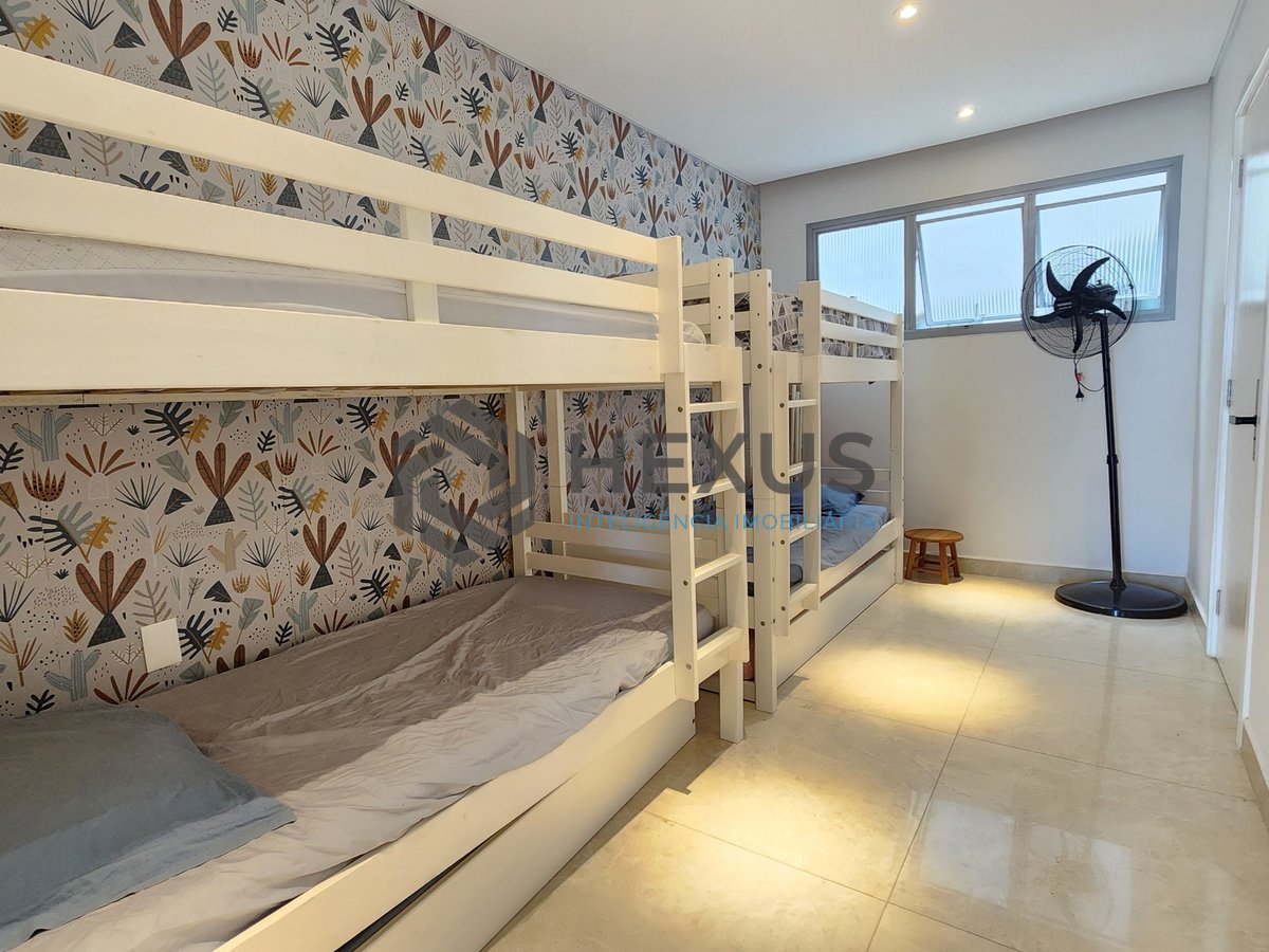 Foto 15 de Apartamento reformado frente mar com varanda e lazer na Praia das Asturias, Guaruja