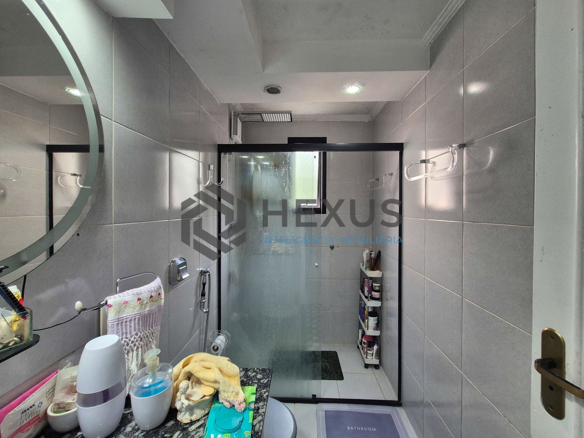 Foto 15 de Apartamento com varanda e lazer na Praia das Pitangueiras, Guaruja