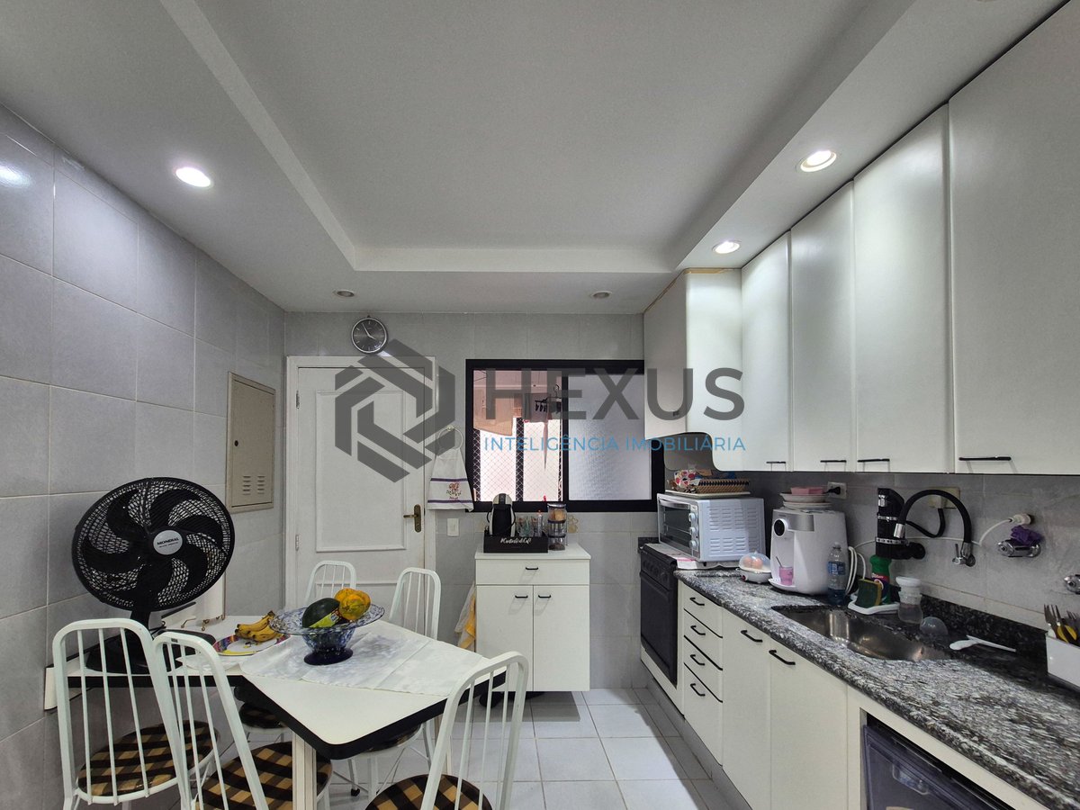 Foto 24 de Apartamento com varanda e lazer na Praia das Pitangueiras, Guaruja