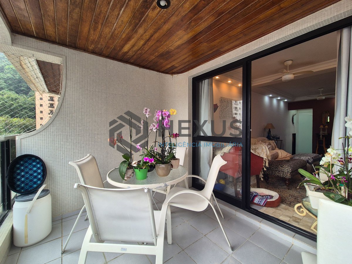 Foto 5 de Apartamento com varanda e lazer na Praia das Pitangueiras, Guaruja