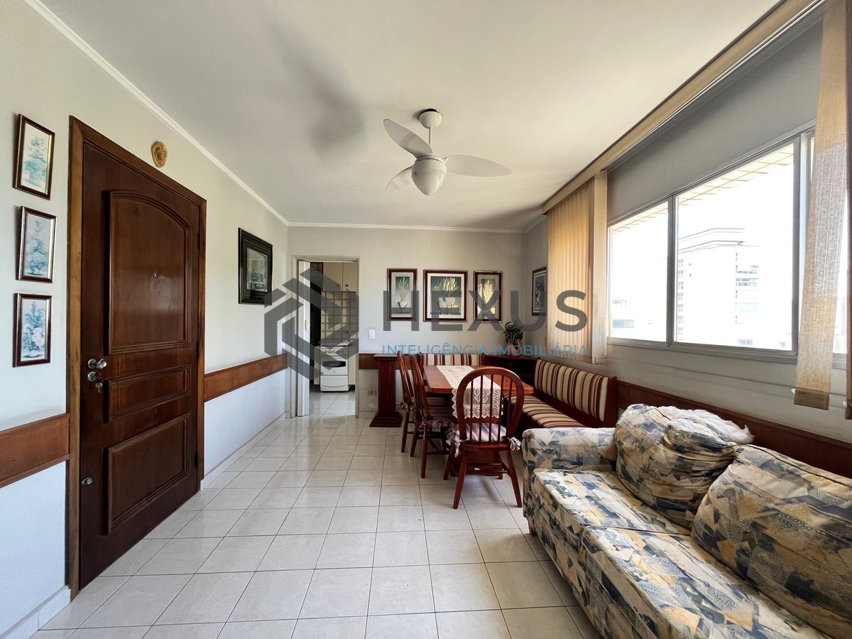 Foto 3 de Apartamento com varanda e vista mar na beira mar da Praia das Pitangueiras, Guarujá