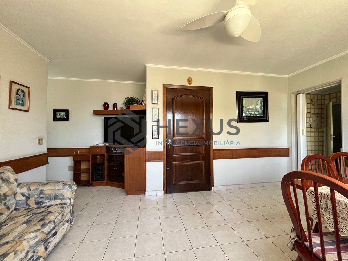 Foto 4 de Apartamento com varanda e vista mar na beira mar da Praia das Pitangueiras, Guarujá