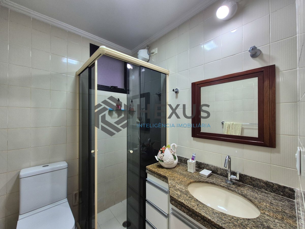 Foto 19 de Apartamento com varanda e lazer na Praia das Pitangueiras, Guaruja