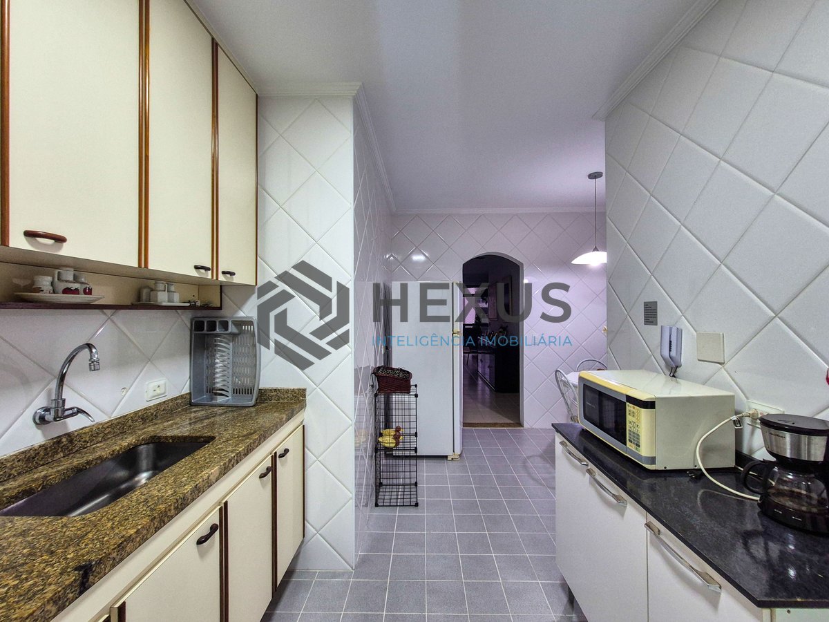 Foto 23 de Apartamento com varanda e lazer na Praia das Pitangueiras, Guaruja