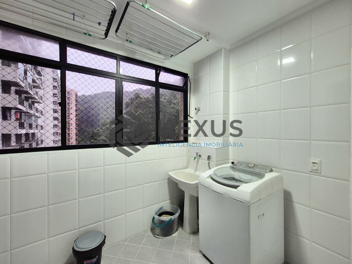 Foto 24 de Apartamento com varanda e lazer na Praia das Pitangueiras, Guaruja