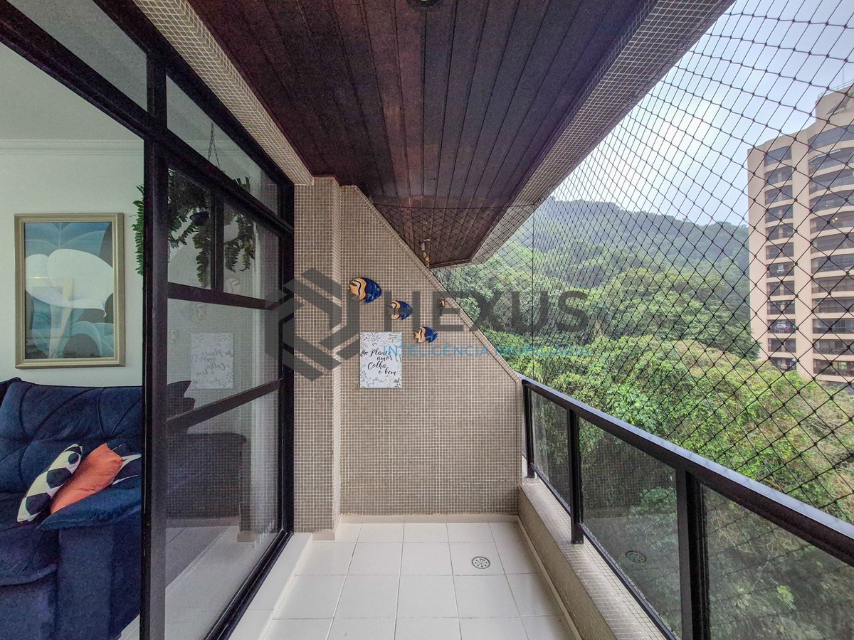 Foto 7 de Apartamento com varanda e lazer na Praia das Pitangueiras, Guaruja
