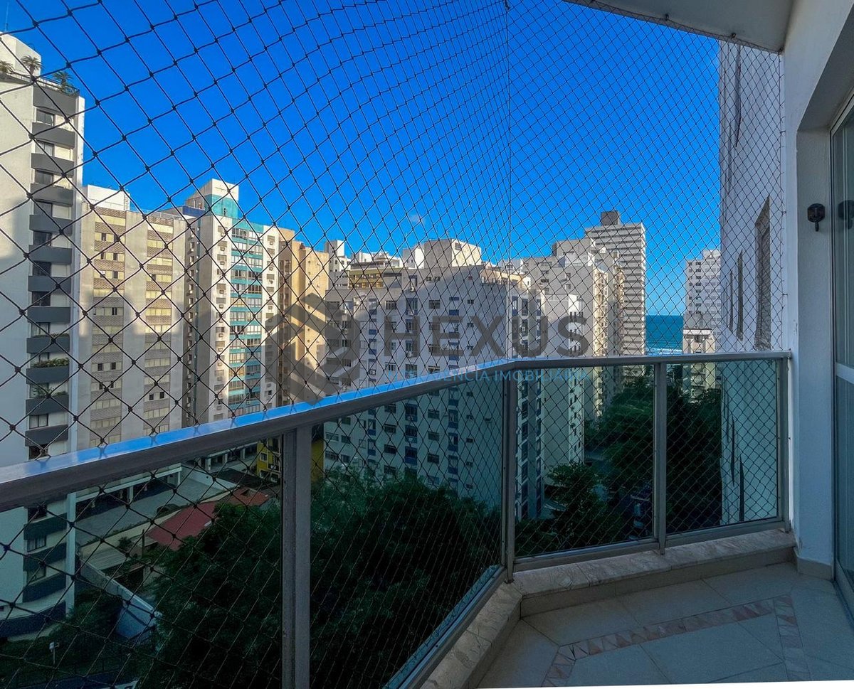 Foto 2 de Apartamento com varanda vista mar e lazer na Praia das Pitangueiras, Guaruja