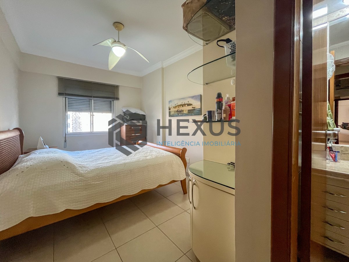 Foto 14 de Apartamento com varanda vista mar e lazer na Praia das Pitangueiras, Guaruja