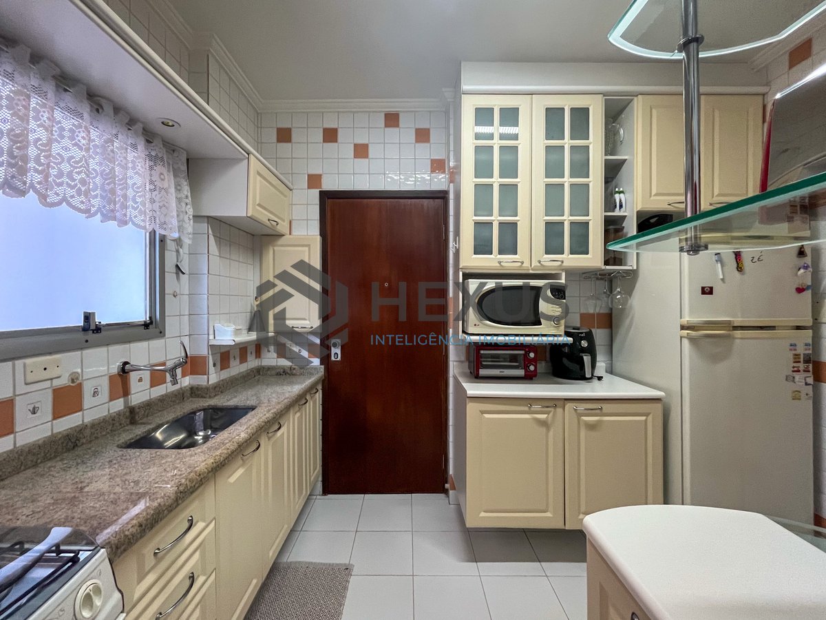 Foto 22 de Apartamento com varanda vista mar e lazer na Praia das Pitangueiras, Guaruja