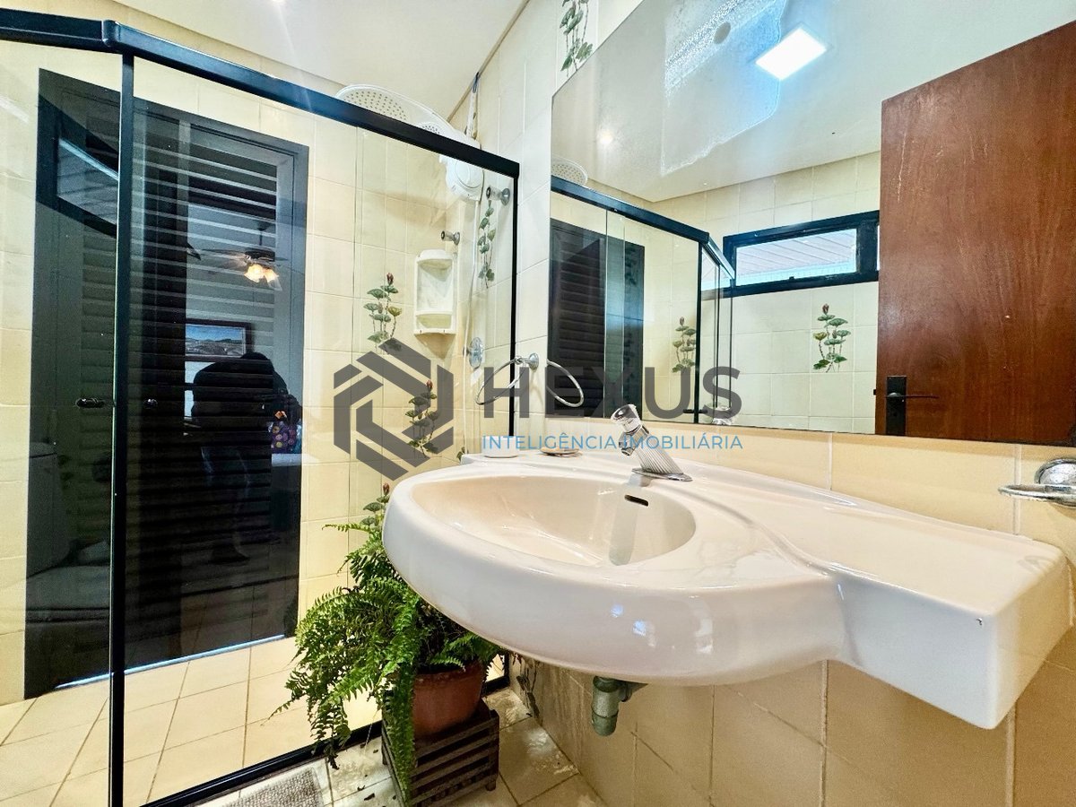 Foto 36 de Apartamento Frente para o mar à venda na Praia das Astúrias Guarujá, localização privilegiada. Confira!
