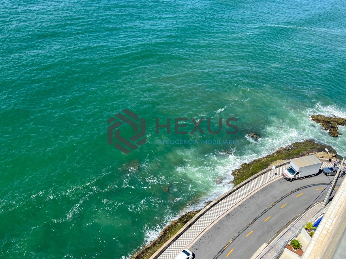 Foto 13 de Apartamento frente mar com varanda na Praia das Pitangueiras, Guaruja
